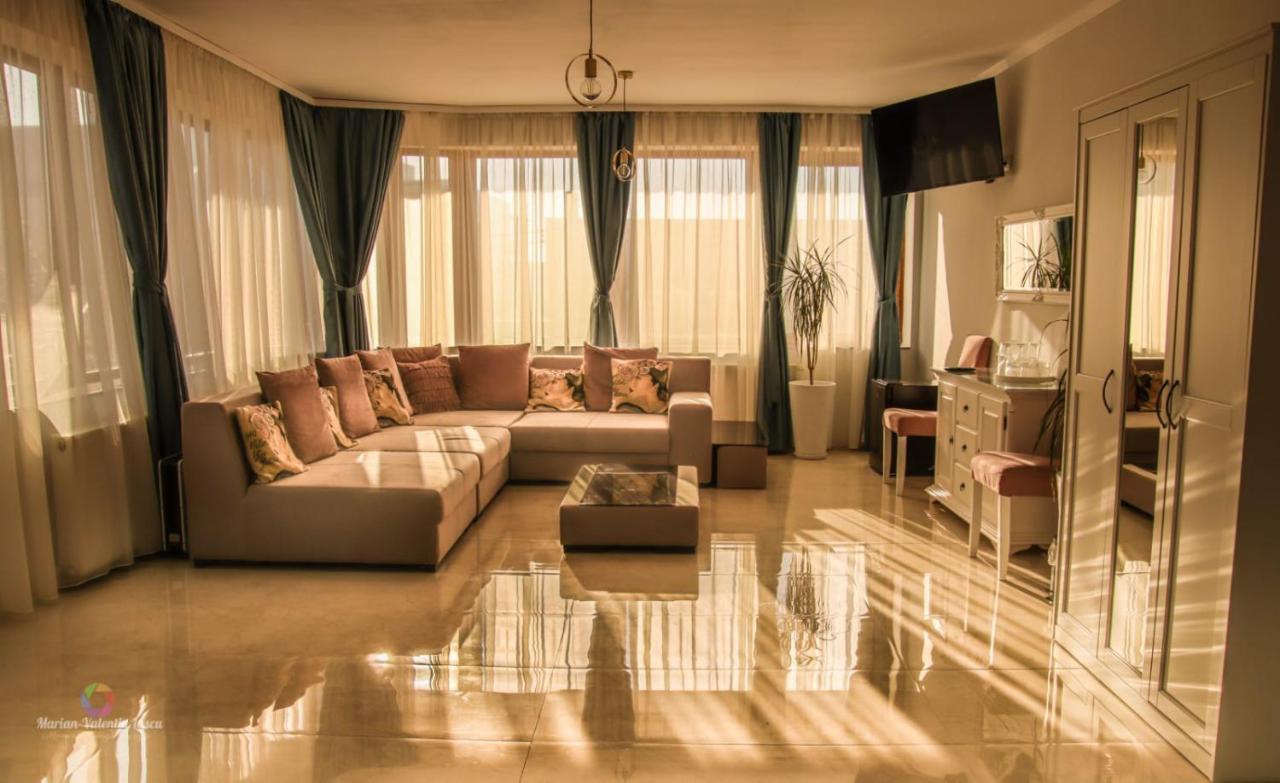 Caprice Deluxe Accomodation Drobeta Turnu Severin Dış mekan fotoğraf