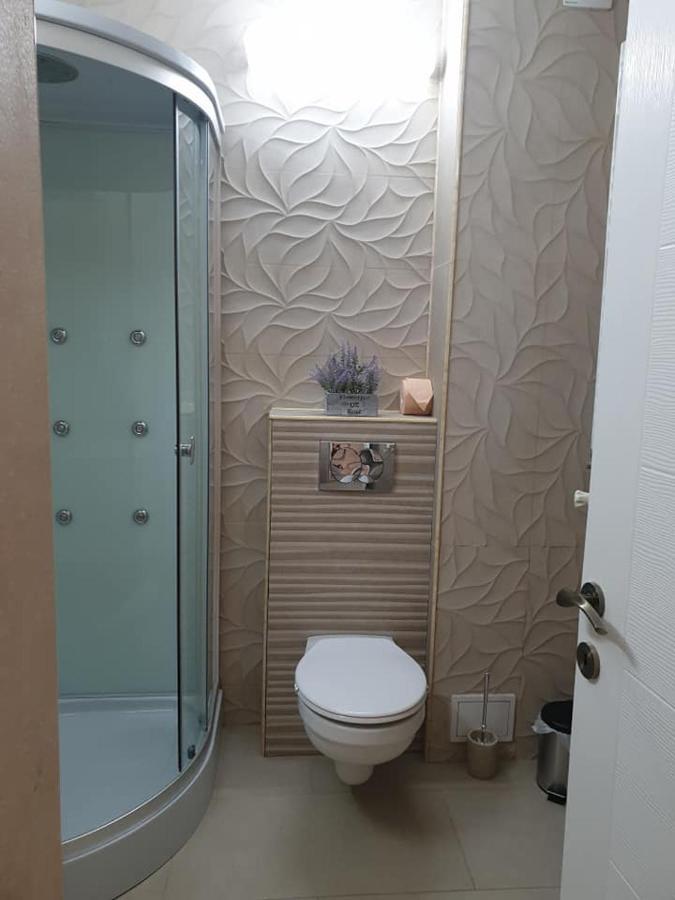 Caprice Deluxe Accomodation Drobeta Turnu Severin Dış mekan fotoğraf
