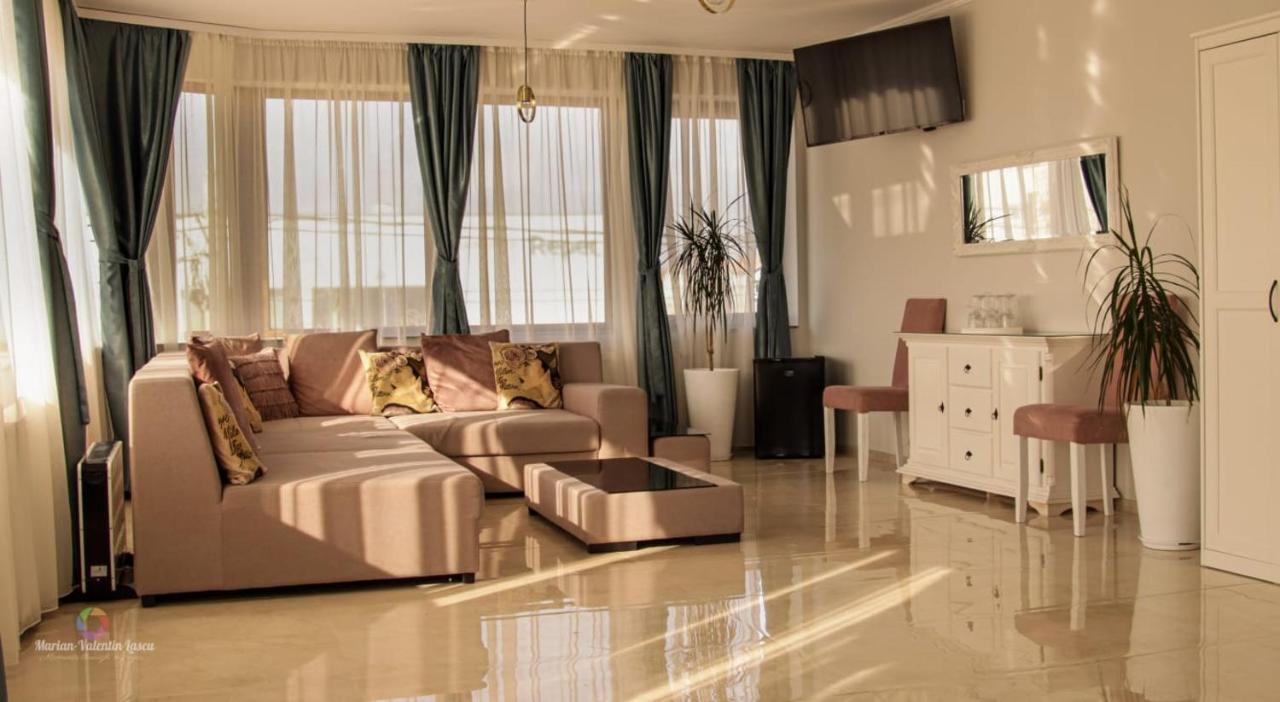 Caprice Deluxe Accomodation Drobeta Turnu Severin Dış mekan fotoğraf