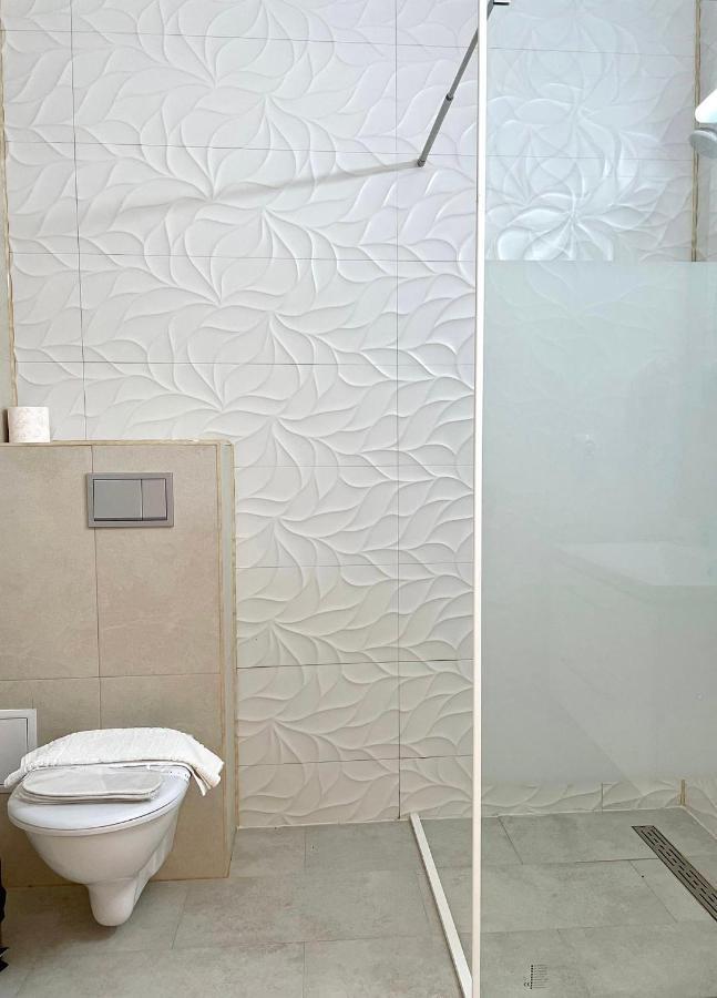 Caprice Deluxe Accomodation Drobeta Turnu Severin Dış mekan fotoğraf