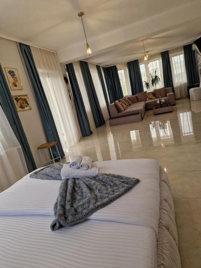 Caprice Deluxe Accomodation Drobeta Turnu Severin Dış mekan fotoğraf