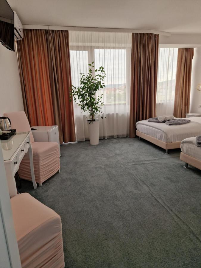 Caprice Deluxe Accomodation Drobeta Turnu Severin Dış mekan fotoğraf