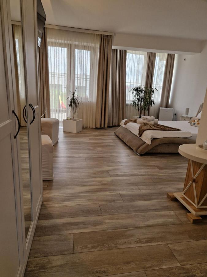 Caprice Deluxe Accomodation Drobeta Turnu Severin Oda fotoğraf