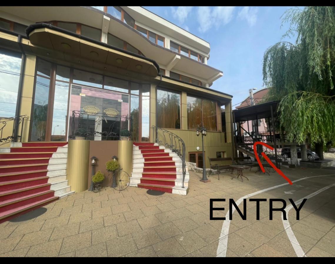 Caprice Deluxe Accomodation Drobeta Turnu Severin Dış mekan fotoğraf
