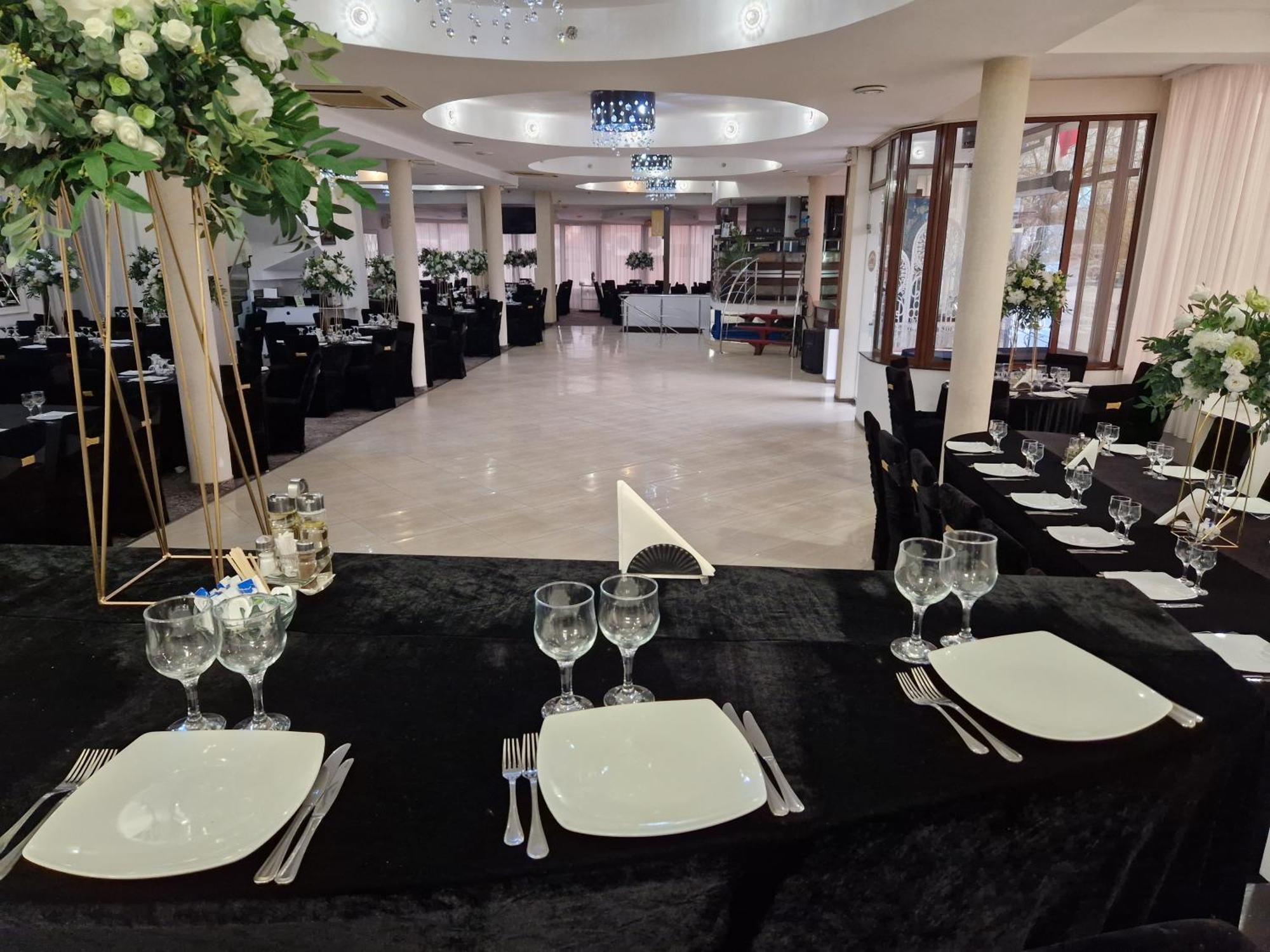 Caprice Deluxe Accomodation Drobeta Turnu Severin Dış mekan fotoğraf