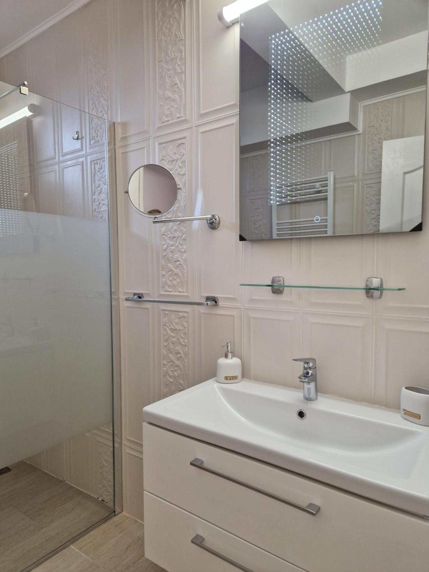 Caprice Deluxe Accomodation Drobeta Turnu Severin Dış mekan fotoğraf