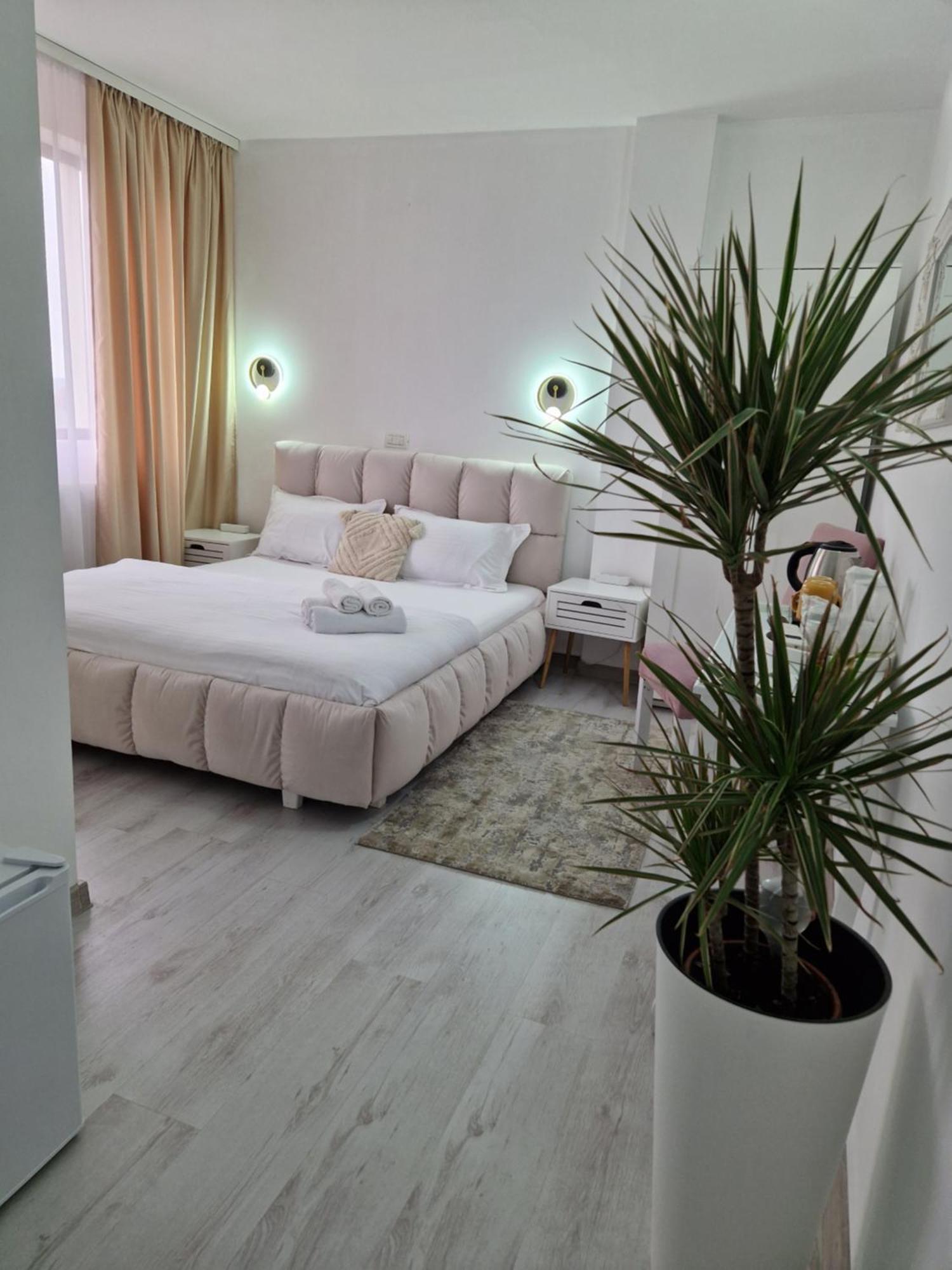 Caprice Deluxe Accomodation Drobeta Turnu Severin Oda fotoğraf