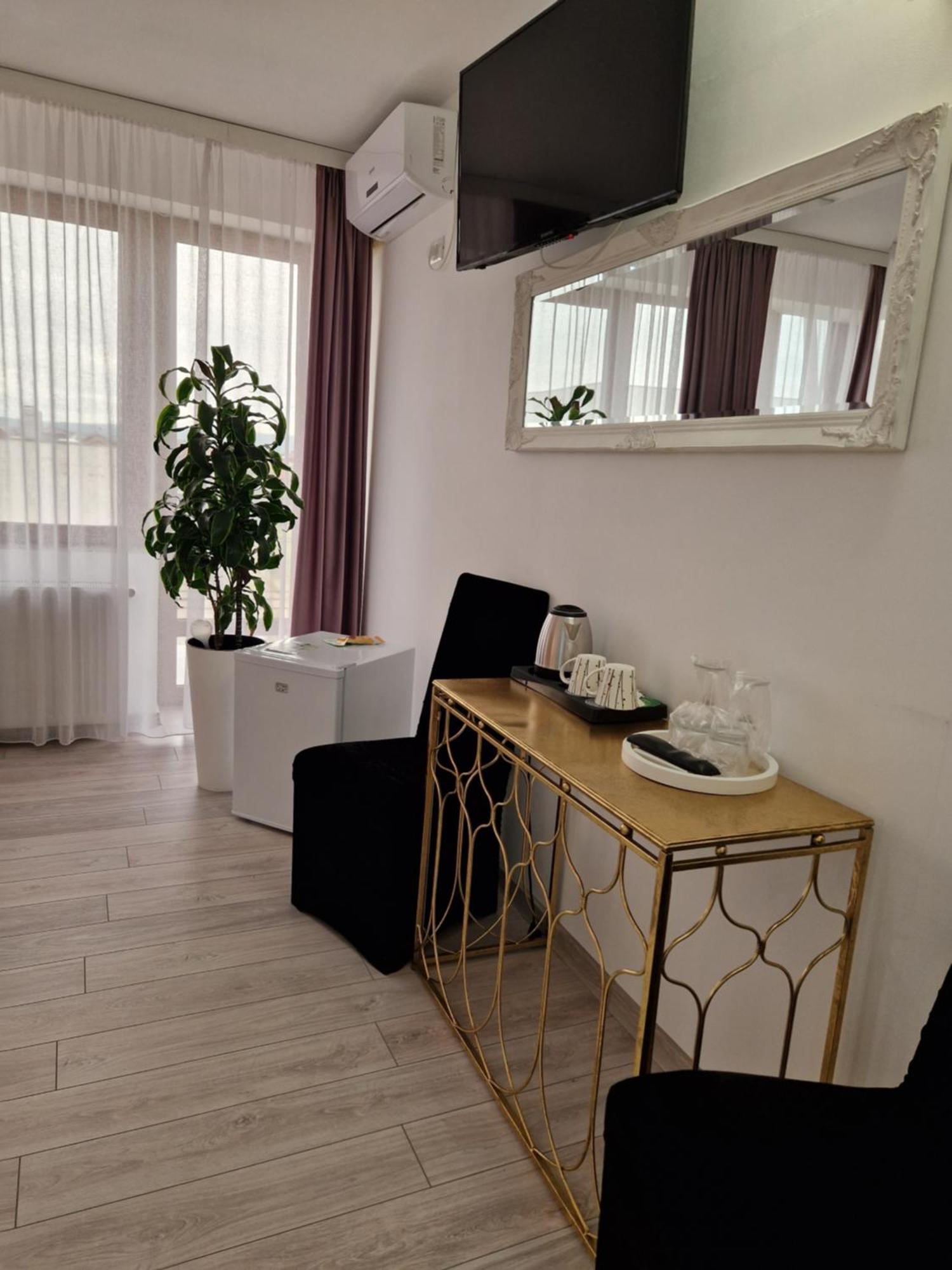 Caprice Deluxe Accomodation Drobeta Turnu Severin Oda fotoğraf
