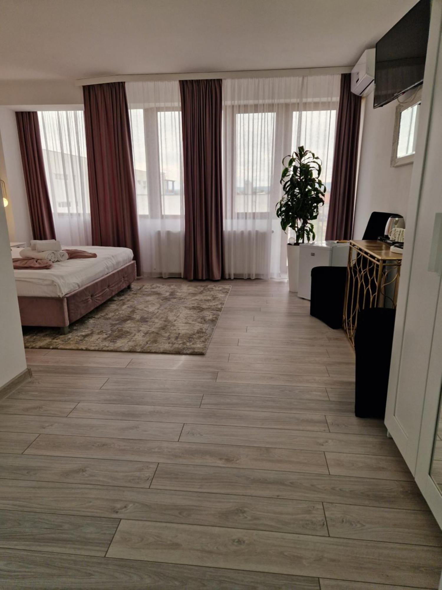 Caprice Deluxe Accomodation Drobeta Turnu Severin Oda fotoğraf
