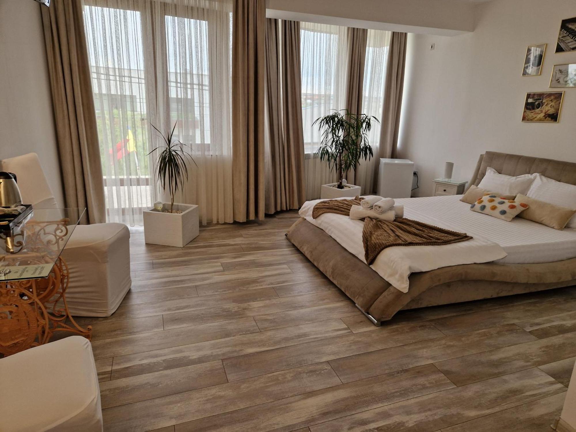 Caprice Deluxe Accomodation Drobeta Turnu Severin Oda fotoğraf