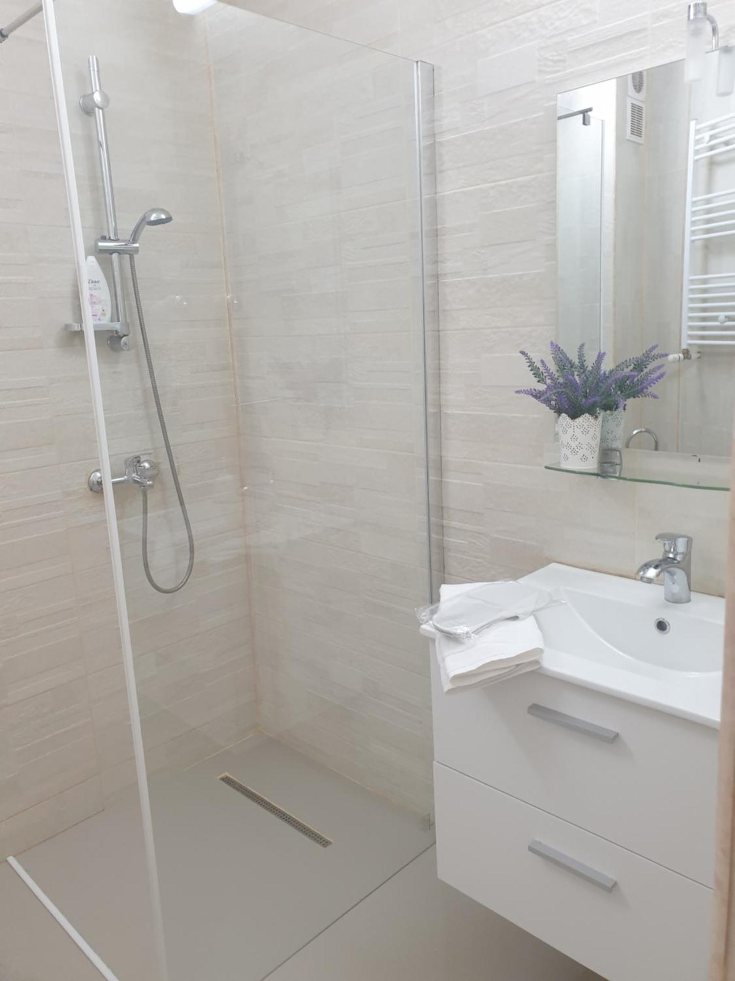 Caprice Deluxe Accomodation Drobeta Turnu Severin Oda fotoğraf