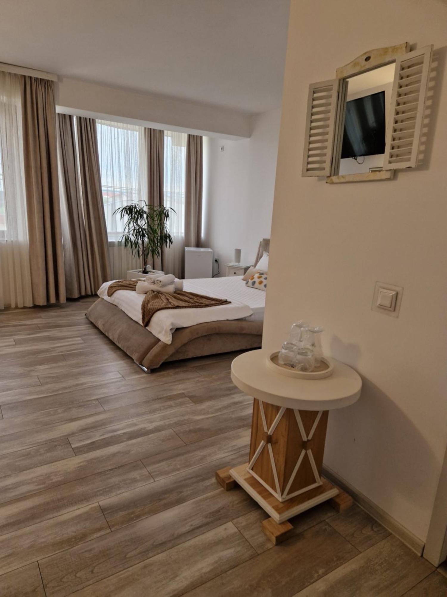 Caprice Deluxe Accomodation Drobeta Turnu Severin Oda fotoğraf